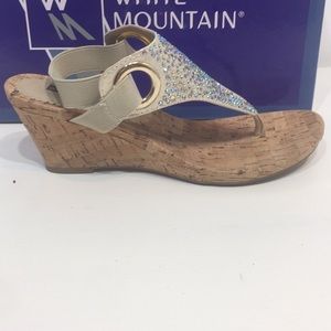 NIB White Mountain Aldon cork metallic sandals